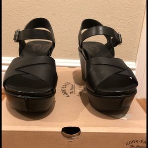 Kork Ease platform sandals in Black
